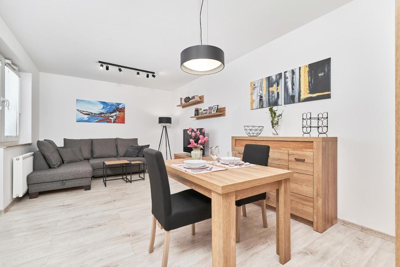 Exclusive Apartments Teczowa With Underground Parking By Noclegi Renters Breslau Exterior foto