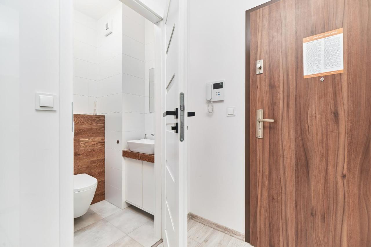 Exclusive Apartments Teczowa With Underground Parking By Noclegi Renters Breslau Exterior foto