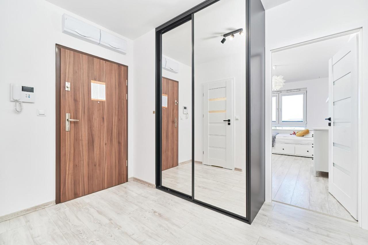Exclusive Apartments Teczowa With Underground Parking By Noclegi Renters Breslau Exterior foto