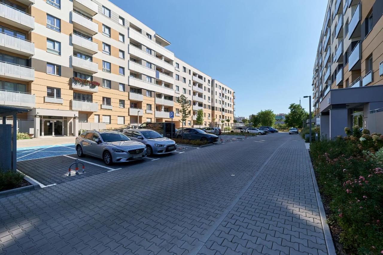 Exclusive Apartments Teczowa With Underground Parking By Noclegi Renters Breslau Exterior foto