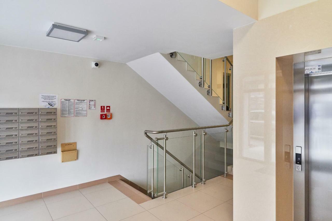 Exclusive Apartments Teczowa With Underground Parking By Noclegi Renters Breslau Exterior foto